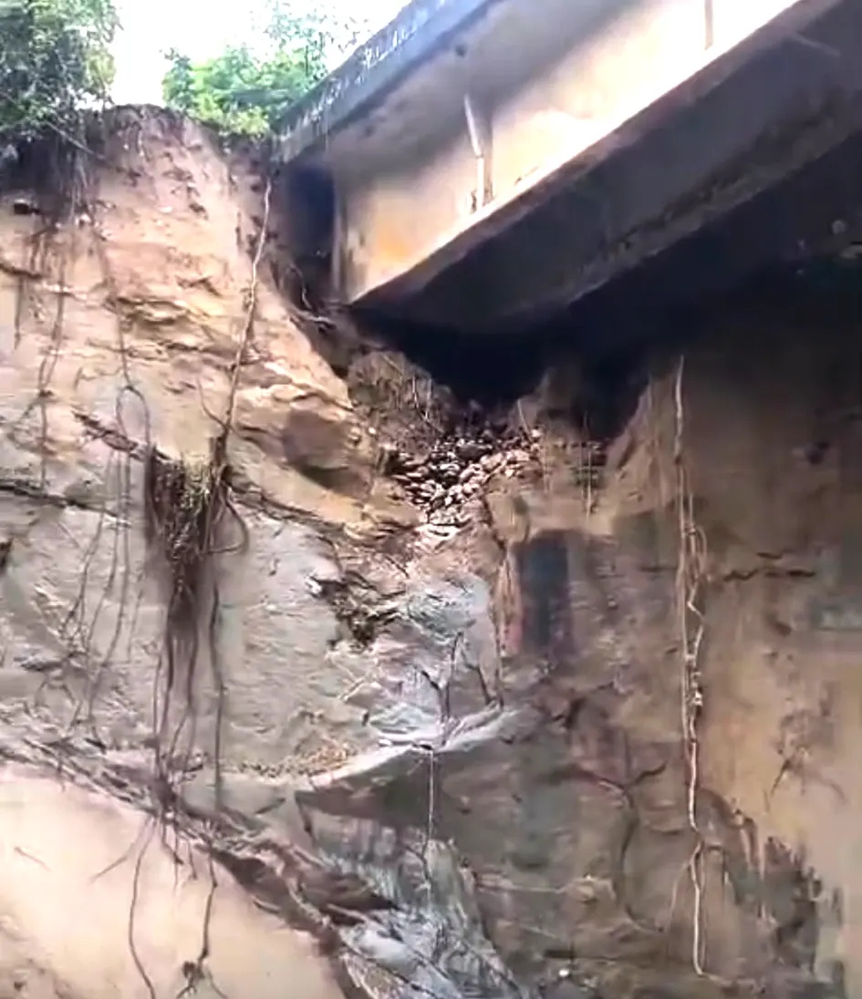 Approach embankment of Ranga-I bridge over Panyor river extensively damaged
