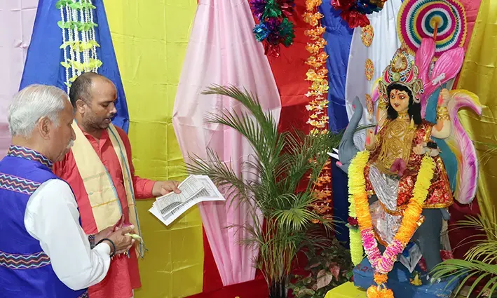 Governor KT Parnaik participated in the Viswakarma Puja celebration in the Mahadev Mandir compound, B Sector, Raj Bhavan