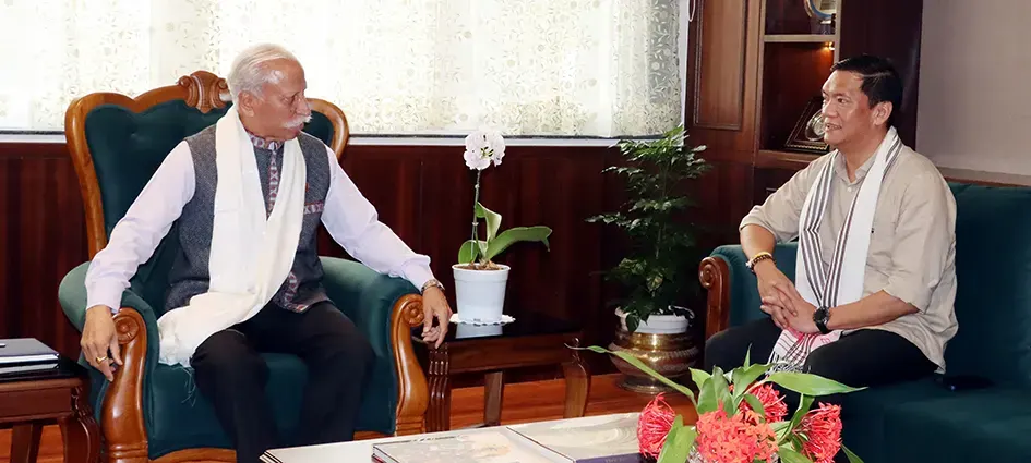 Guv, CM discuss key developmental priorities