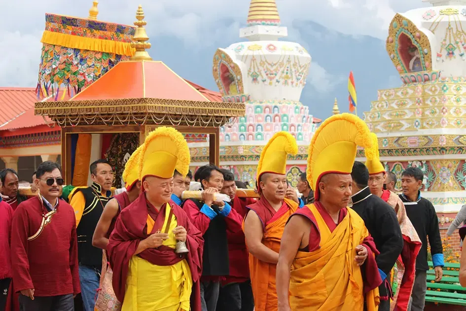 Monyul Gyalwa Jampa Monlam Tongchoe Chenmo draws hundreds of devotees