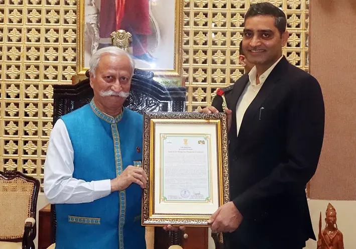 Governor presents 'Land of Rising Sun plaque for Excellence'