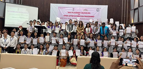 397 DDU-GKY candidates receive job offer letters