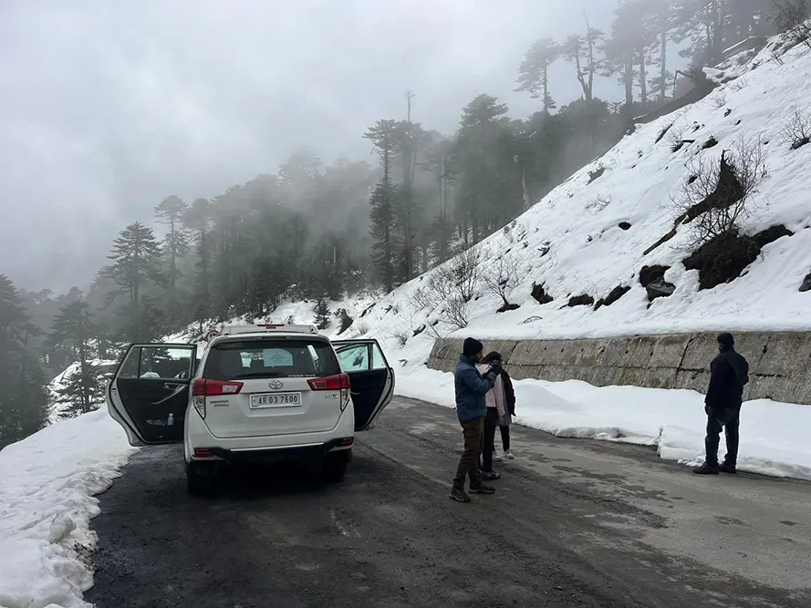 Taxi driver saves woman’s life at Bumla Pass