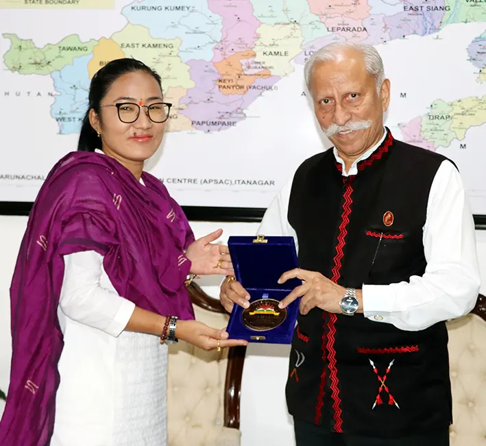 Guv presents ‘Land of the Rising Sun’ medallion to IMC mayor