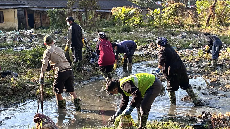 YMCR removes 1,800 kg waste from Yagamso river