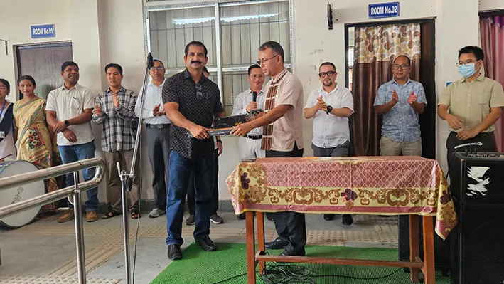 Alumni assn felicitates meritorious students