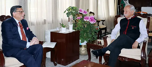 Guv calls for making administration more efficient