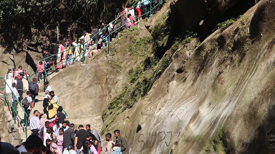 Thousands take holy dip in Akashi Ganga in Likabali