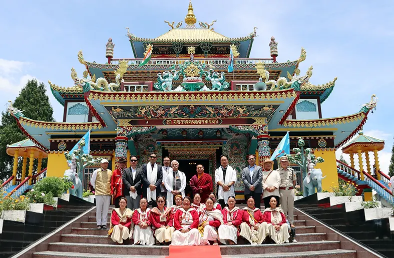 Guv pays obeisance at Chilipam monastery