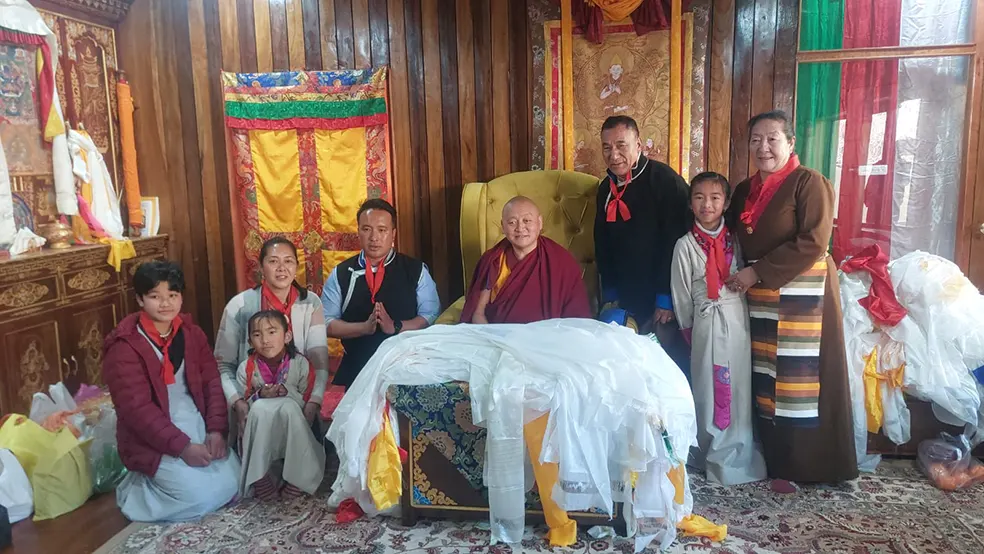 People seek blessings on Losar