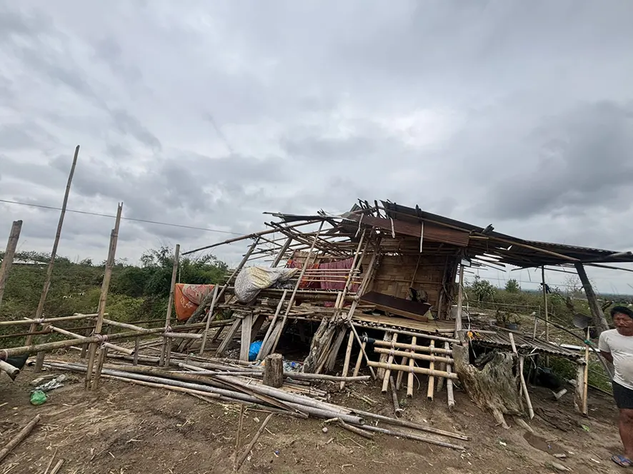 Hailstorm hits Banderdewa area, damages houses, cuts off power supply