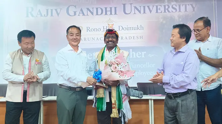 RGU VC interacts with non-teaching employees