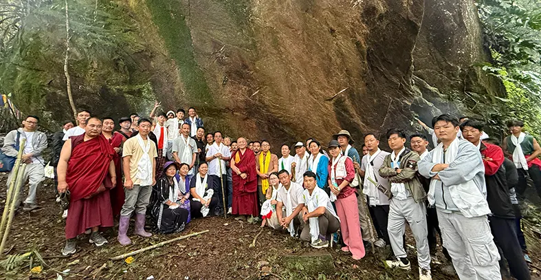 Guru Tulku Rinpoche visits predecessor’s retreat